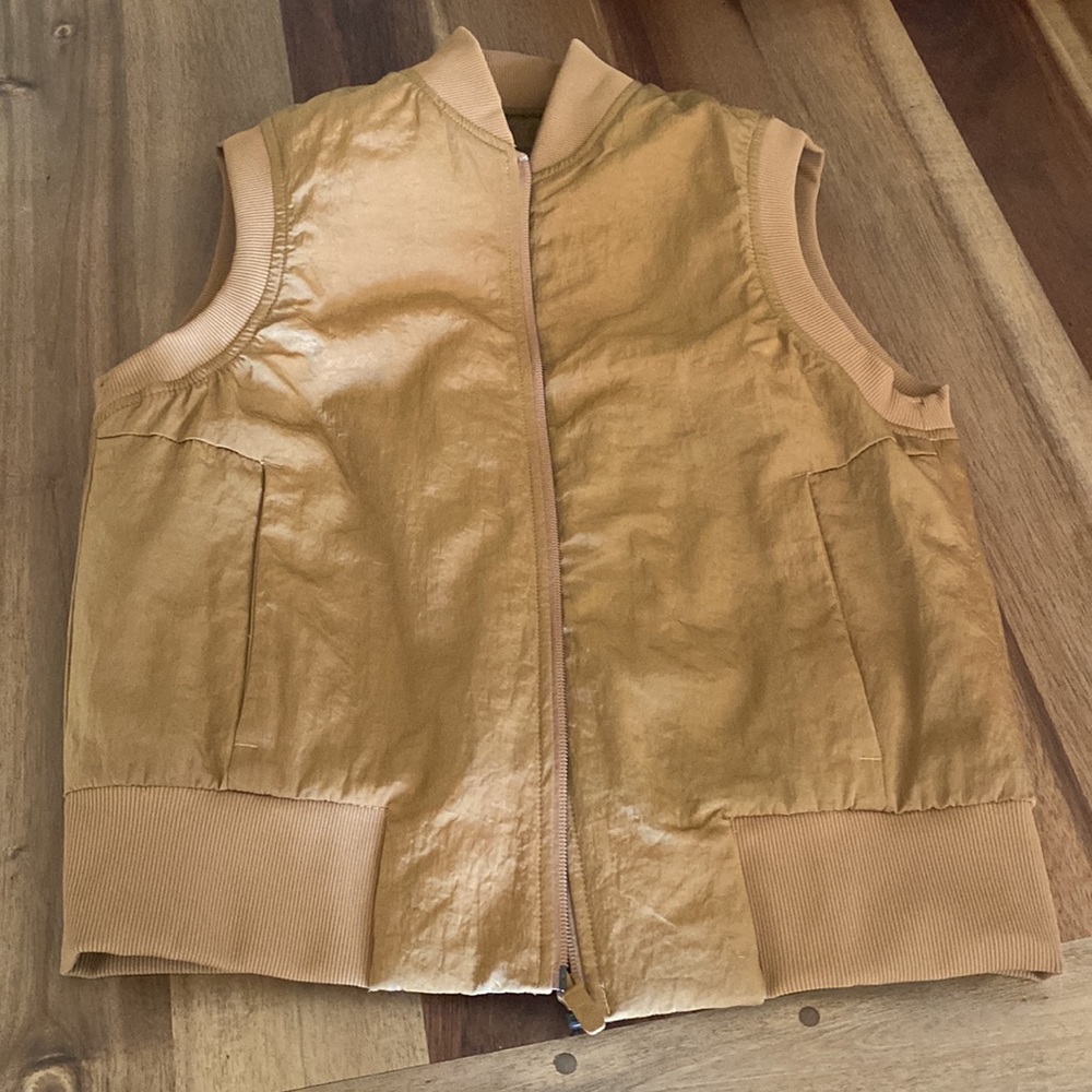 Lululemon Non-stop bomber vest on bold beige - Picture 5 of 7
